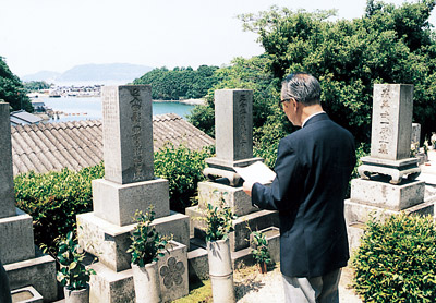 森遷先生の御霊前にてimg